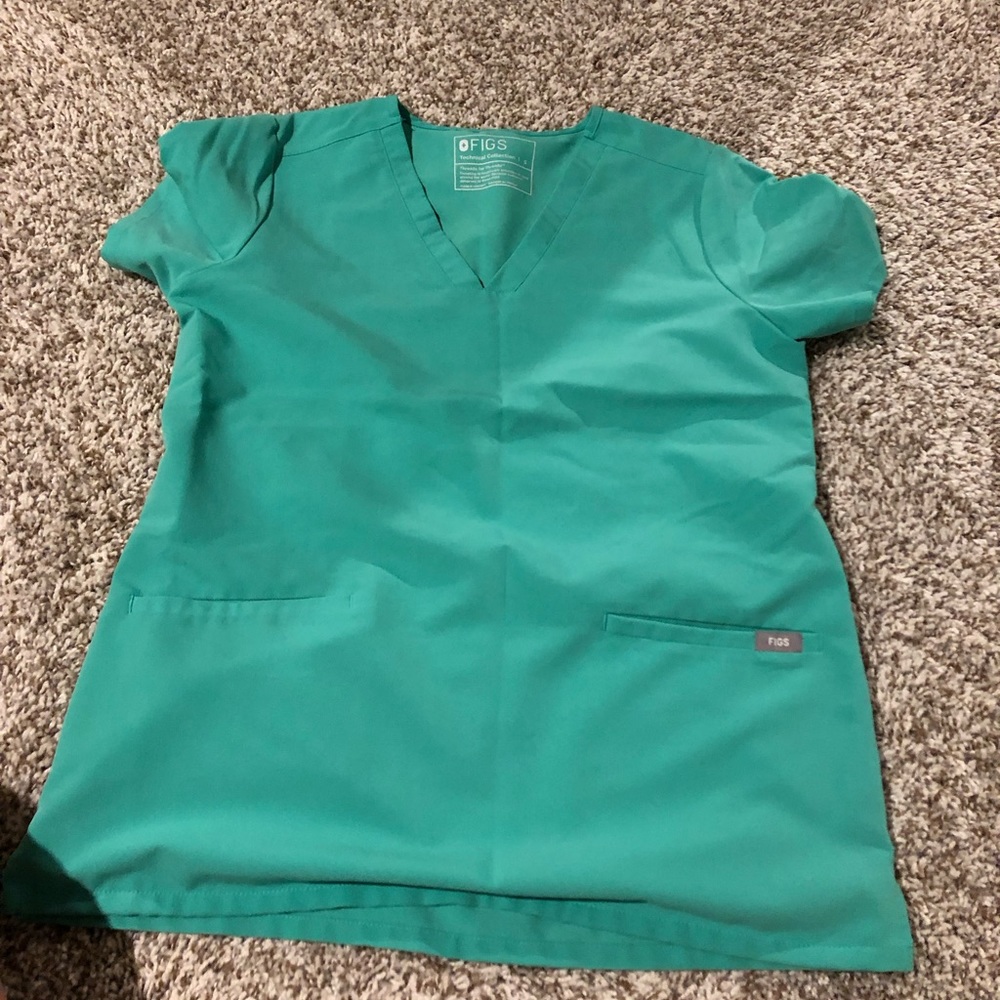 Figs small two pocket scrub top (surgical green)